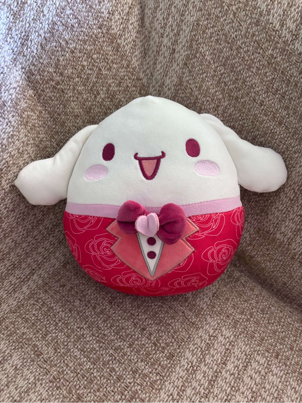 Cinnamon Roll squishmallow plush